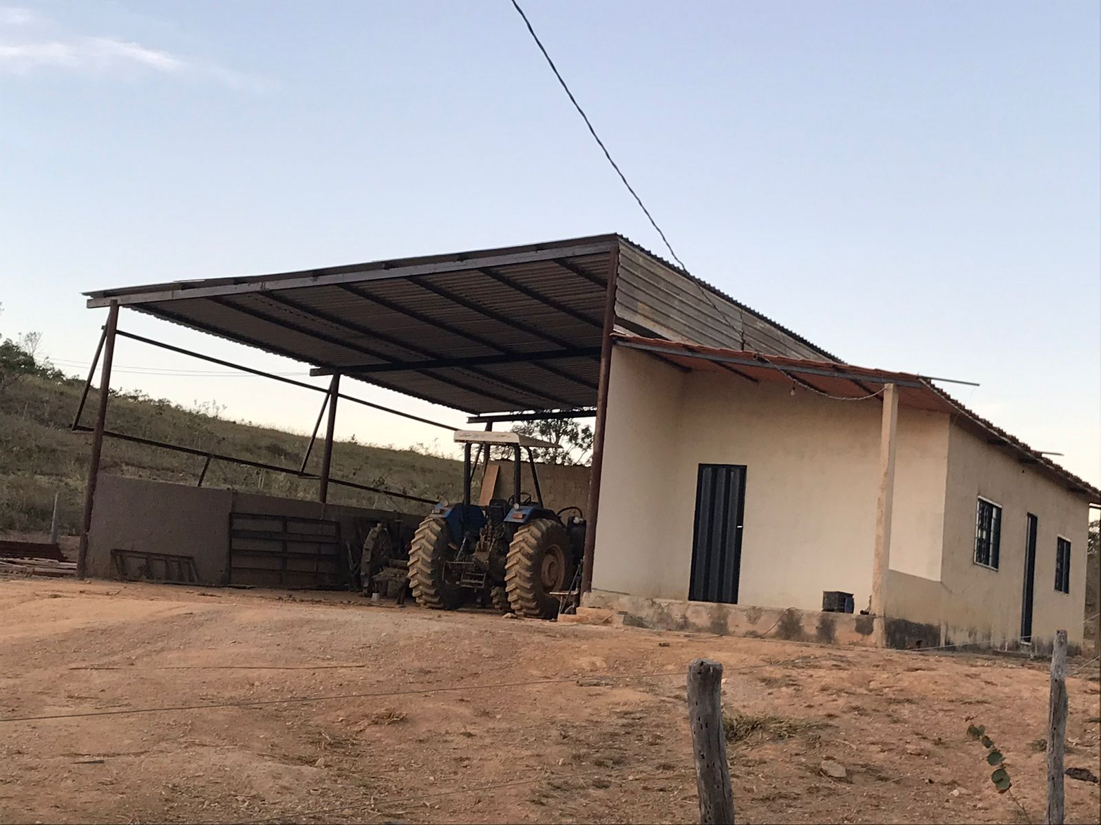Fazenda 1 - galpão